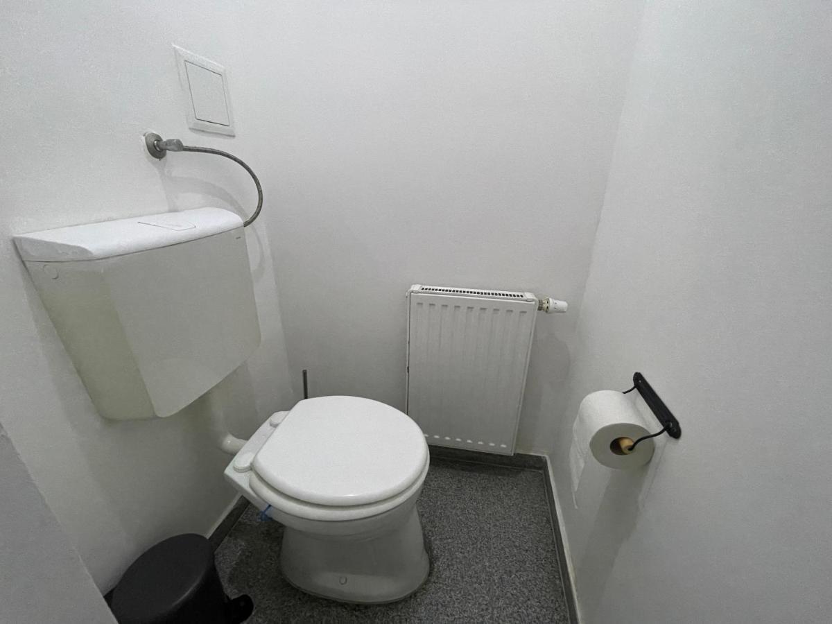 Central Sunny Flat With Free Parking Appartement Wenen Buitenkant foto